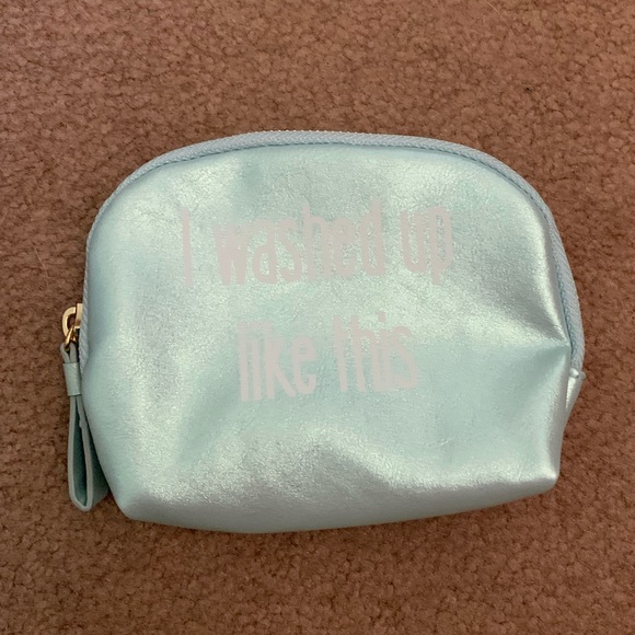 Makeup bag - Picture 2 of 6